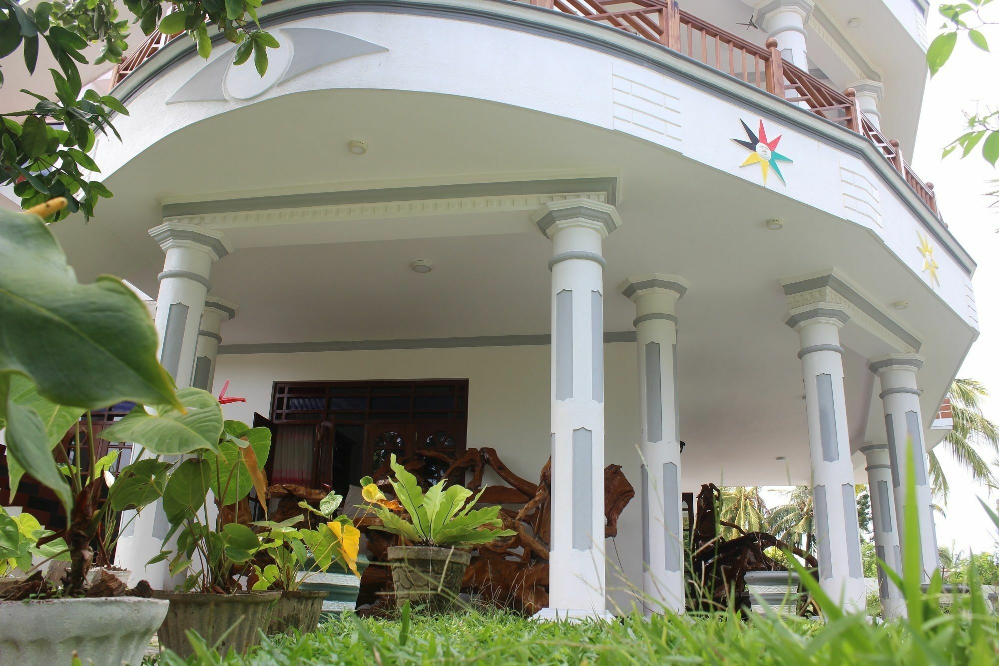 Lion Palace เวลิกามา ภายนอก รูปภาพ