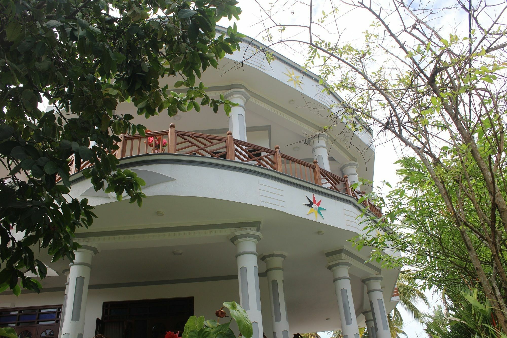 Lion Palace เวลิกามา ภายนอก รูปภาพ